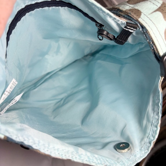 Kavu Wave Design Crossbody Bag - Picture 4 of 4